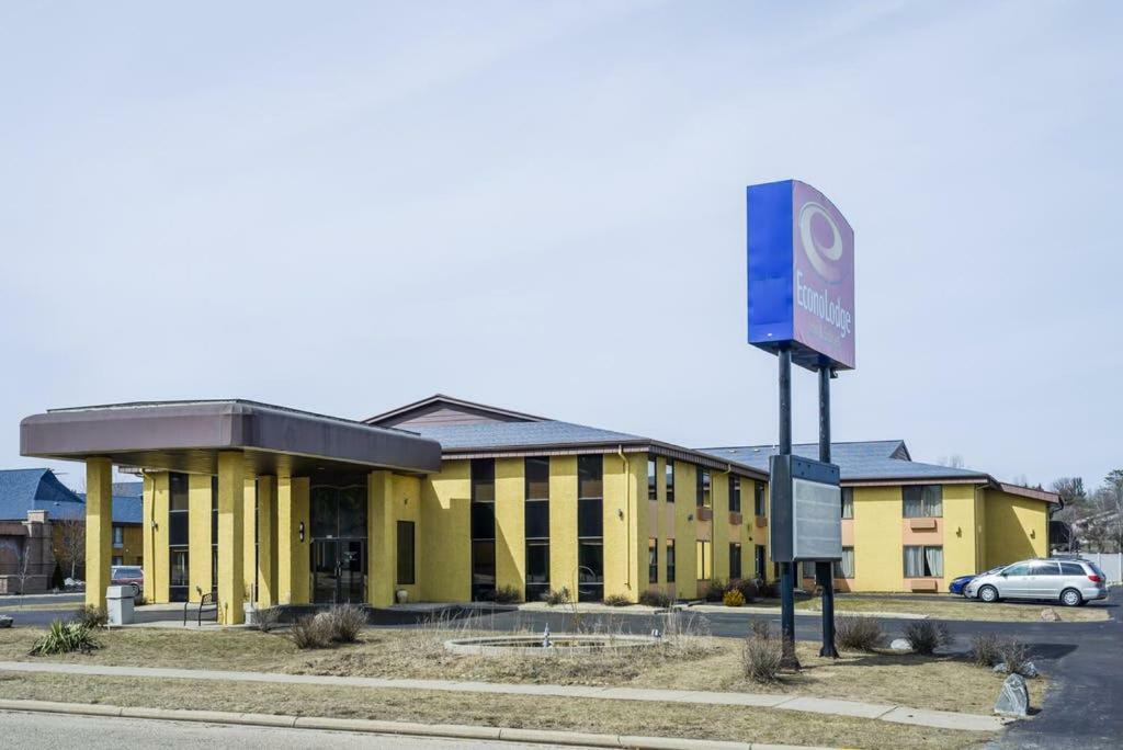 Econo Lodge Inn & Suites Вісконсин Деллс Екстер'єр фото